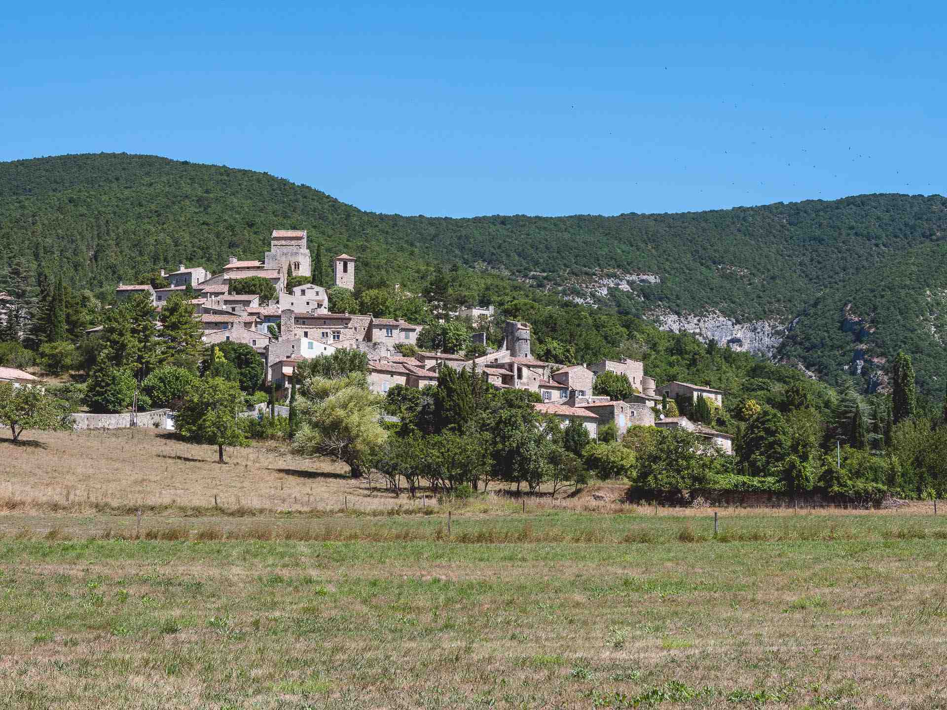 Quel village visitez-vous dans la Drôme?