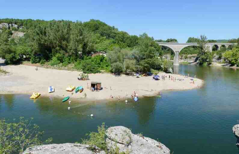 Où se baigner en Ardèche du Nord ?